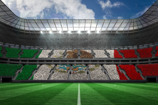 的墨西哥国旗对抗大型足球场