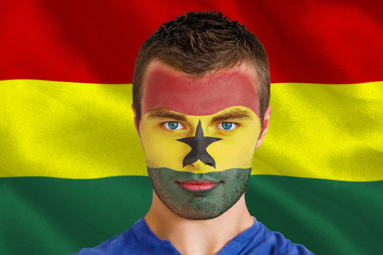 加纳年轻球迷脸涂加纳国旗