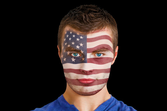 美国年轻球迷脸涂黑复合形象