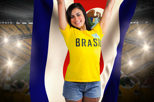 巴西球迷举着哥斯达黎加国旗