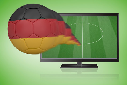 德国的足球从电视中飞出
