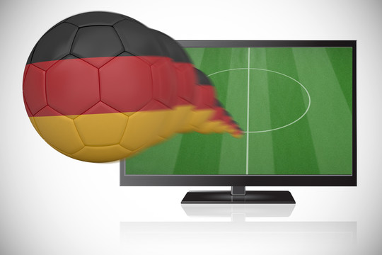 德国足球从电视中飞出