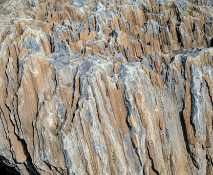 山石林立