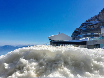 皮拉图斯雪山