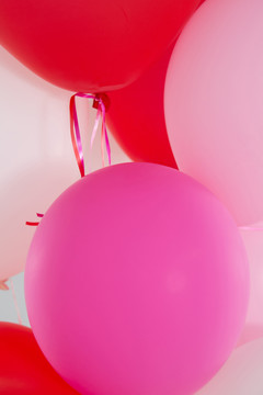 心形红气球