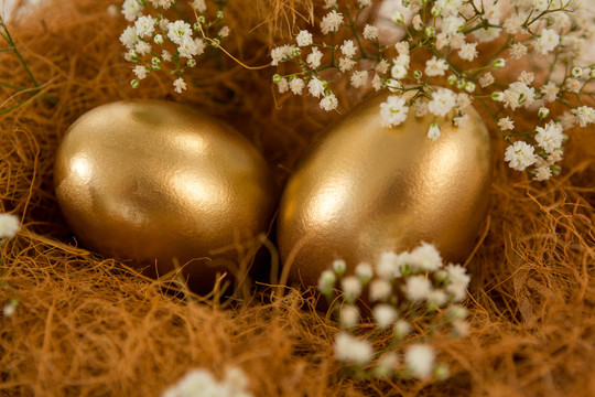 金黄色复活节彩蛋