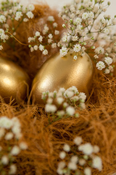 金黄色复活节彩蛋