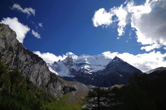 贡嘎雪山