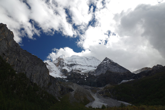 贡嘎雪山