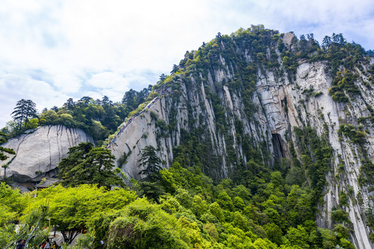 华山断崖石山