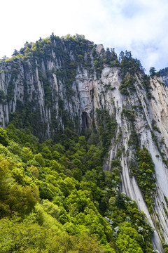 华山断崖石山