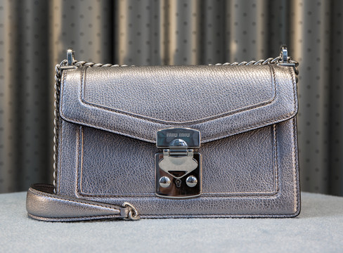 miumiu女包