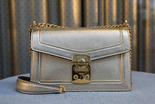 miumiu女包