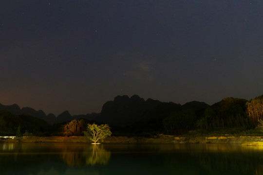 师宗南丹山风光