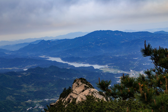 大别山风光