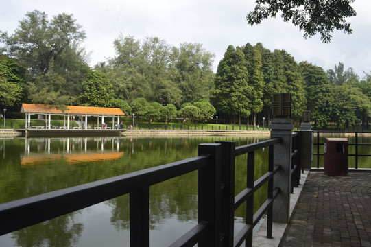 麓湖公园