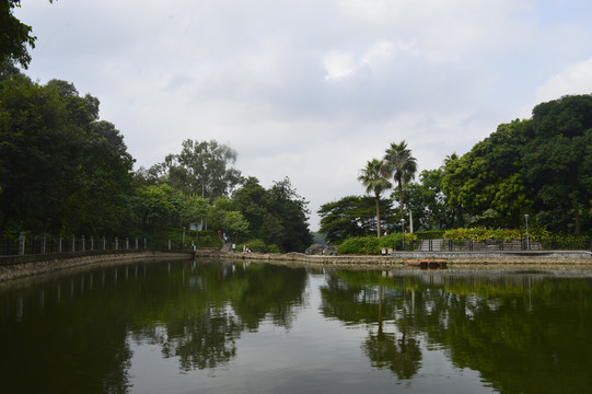 麓湖公园