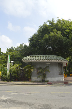 麓景路白云山脚下