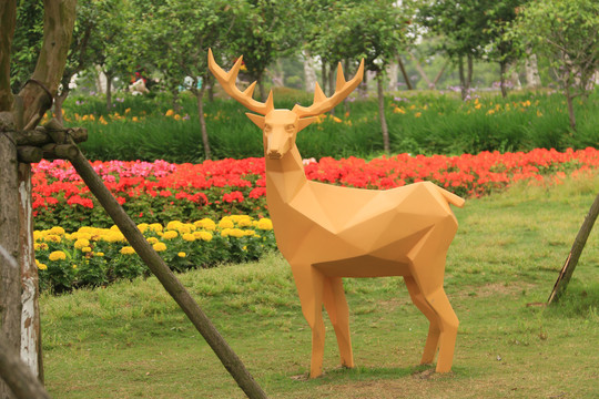 雕塑小鹿