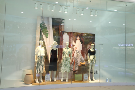 女装橱窗
