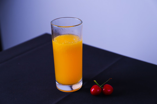 橙汁和樱桃