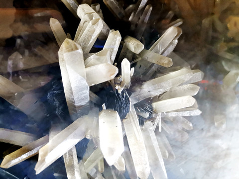 水晶伴生辉锑矿矿物标本
