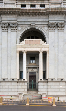 三段式古典建筑大门