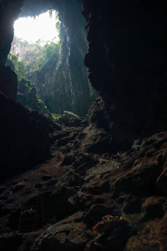 世外桃园山洞河流