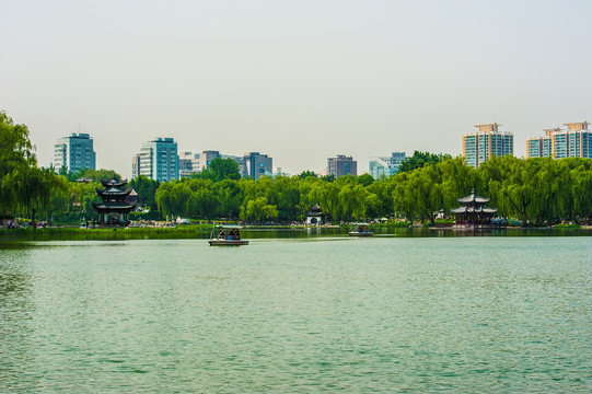 北京陶然亭公园西湖风景