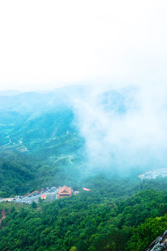 信宜石根山