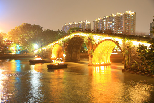 杭州拱宸桥夜景