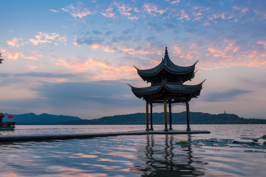 杭州西湖风景区集贤亭日落