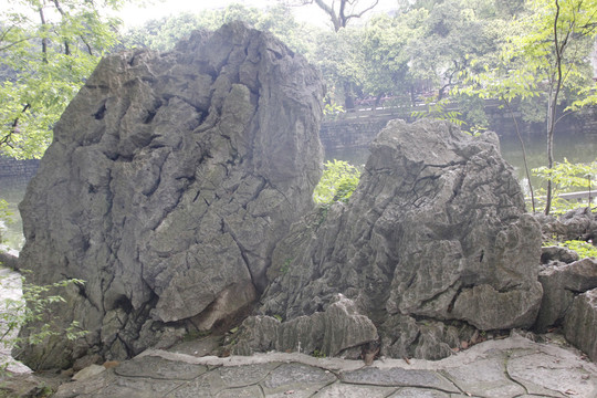 桂林独秀峰纪念碑