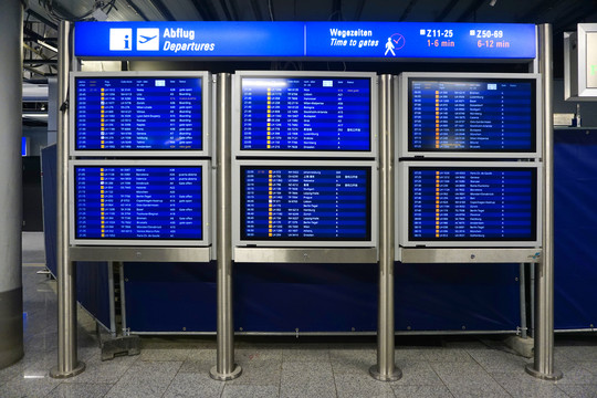 德国法兰克福机场航班信息栏