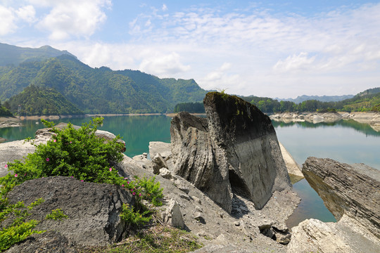 地震堰塞湖