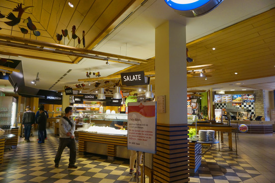 德国高速公路服务区商店餐厅内景