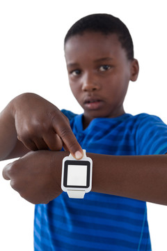 可爱的男孩展示他的智能手表