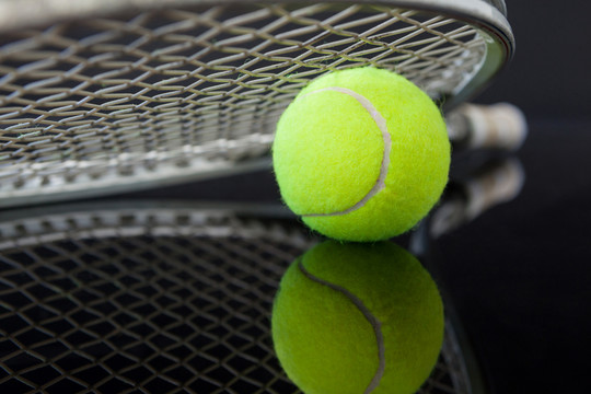 网球球拍反射特写镜头