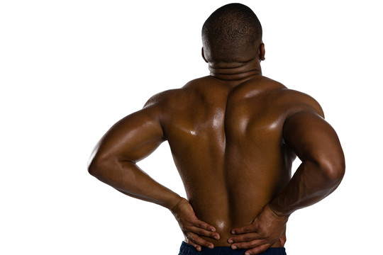 赤膊运动员背痛后视图