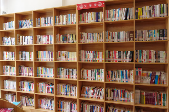 书店书架