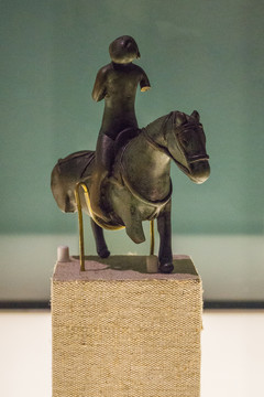 俄罗斯骑士青铜雕像