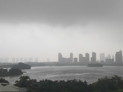 下雨的天气