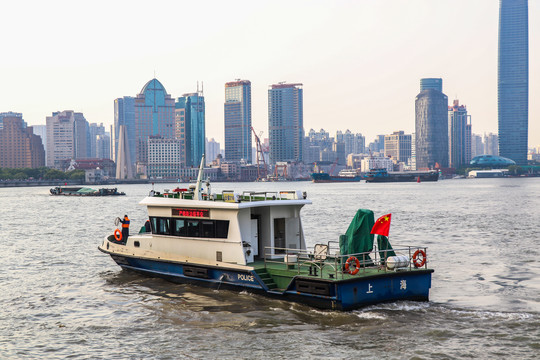 上海外滩巡逻船