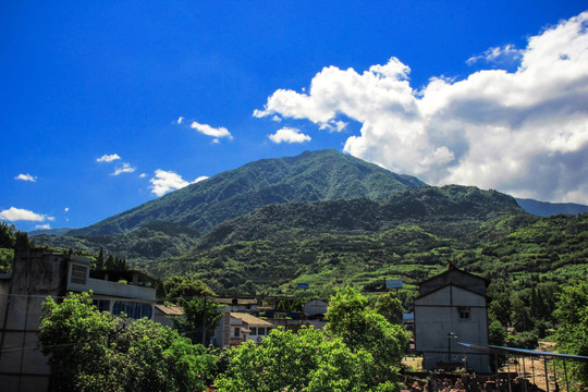 荥经马耳山景色