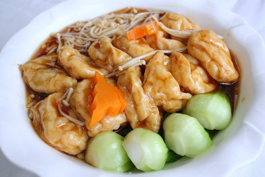 碧绿金菇焖鱼腐