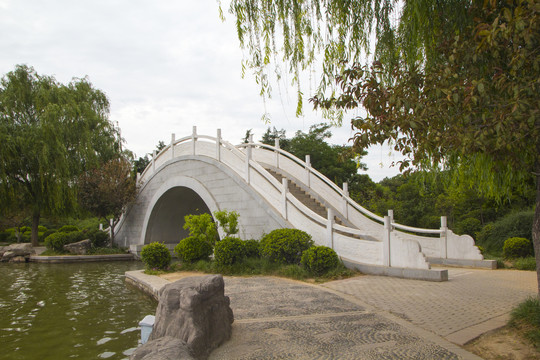 园林石拱桥