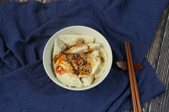 红油水饺