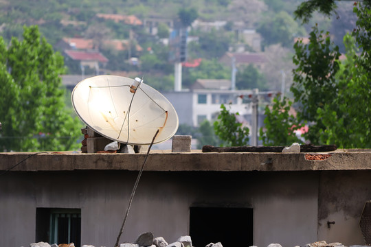 山区卫星信号接收