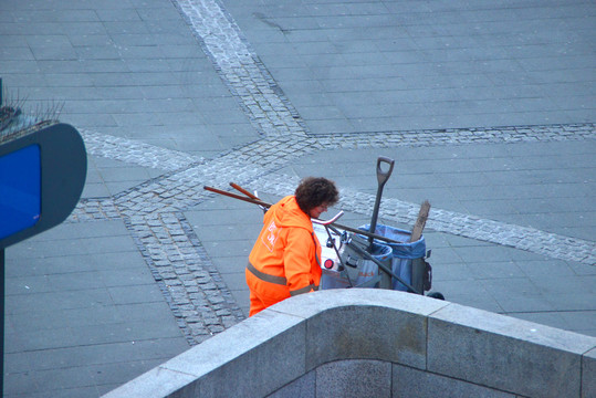 德国柏林街头的环卫工人