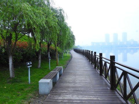 八里湖云景湾栈道